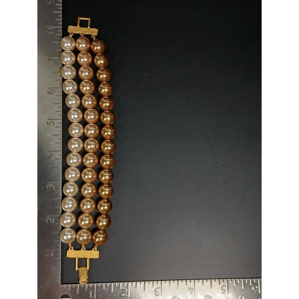 Three-Tone Faux Pearl Bracelet Gold Tone Box Clasp - Picture 3 of 16